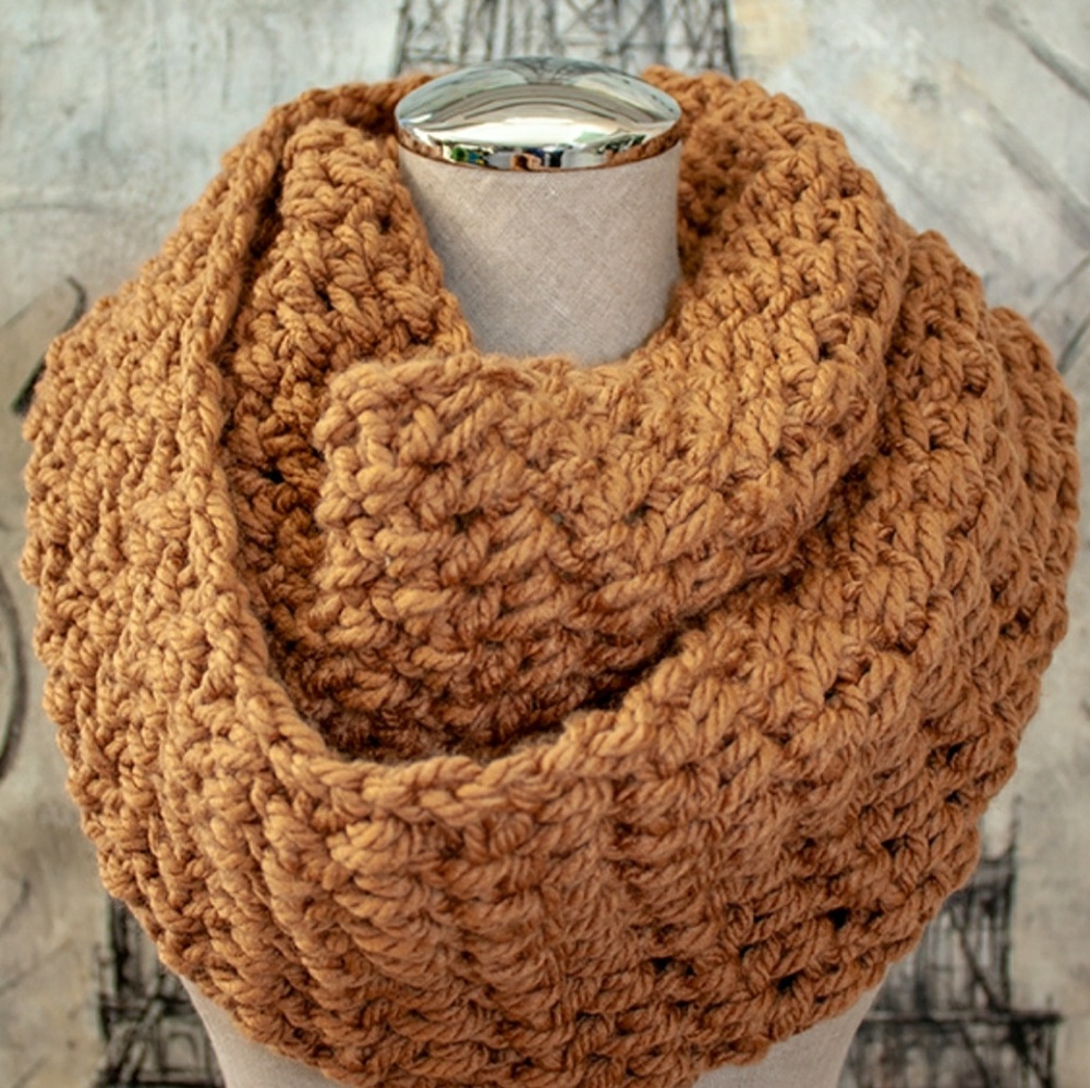 NWOT - Infinity Scarf